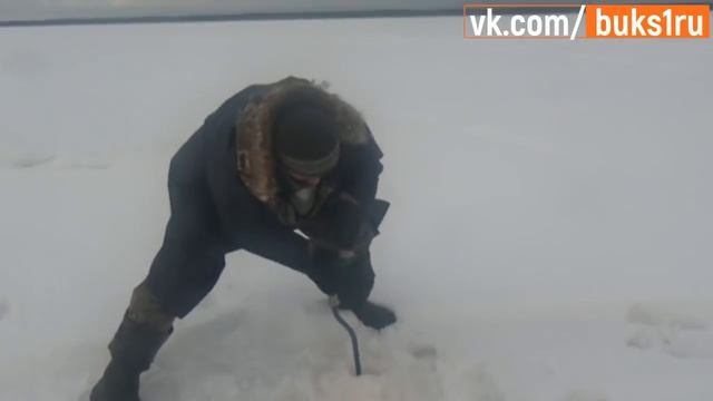 Мотобуксировщик Ураган рыбалка навага Белое Море смотреть онлайн