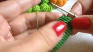Вяжем огурец крючком