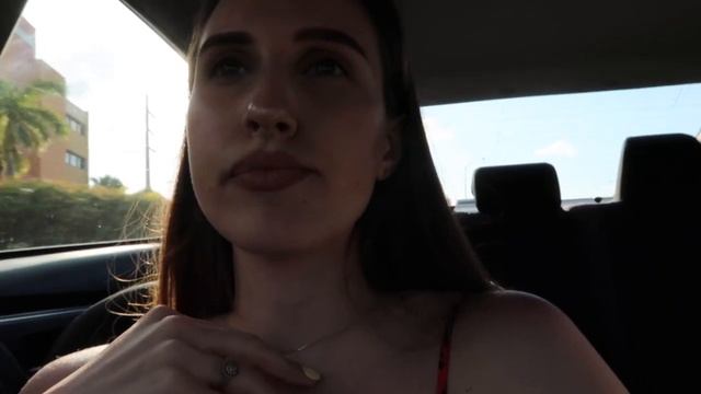 Jamaican tries russian food in Miami