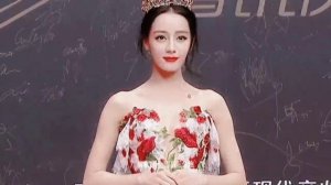 Образ белоснежки на красной дорожке.Дильраба.