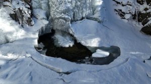 Зимний водопад Корбу