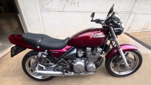 Kawasaki Zephyr Zr550 1993 Year 43000 Km ( Moto Inn ) LV