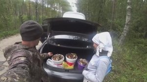 Потеряли тёщу, пока собирали грибы в Костромском лесу. Устроили соревнование, кто больше соберёт.