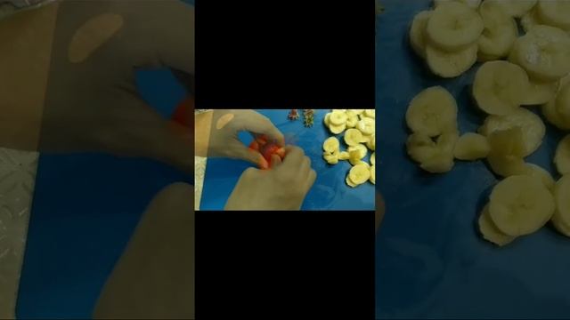готовим фруктовый стаканчик.#популярное #shorts смотреть онлайн