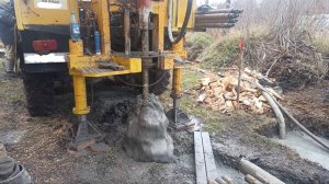 скважина с почти самоизливом! на скальник.