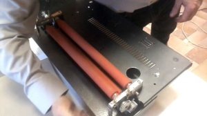 Клеемазательная машина универсальная настольного исполнения