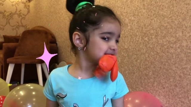 Мери и папа надувают огромные шарики смотреть онлайн