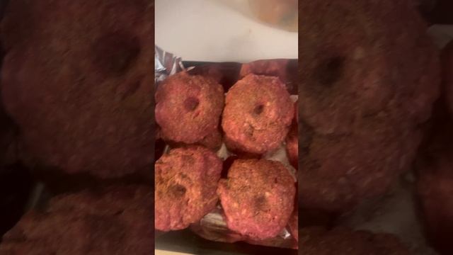 Angus Burgers and chicken legs season marinated!! #food #foodlike #share #chicken #subcribe #viral смотреть онлайн