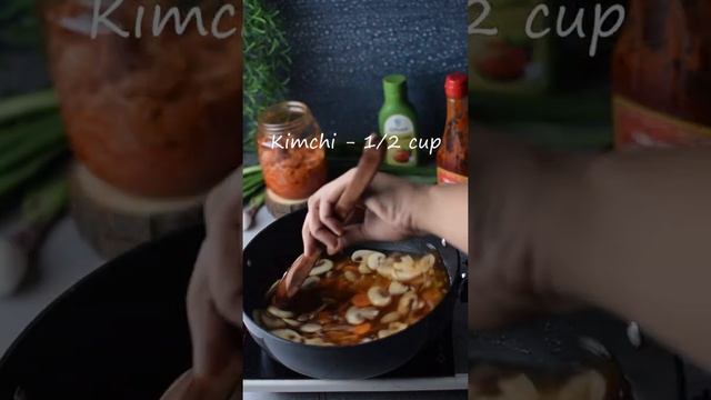 Kimchi Soup #shorts #QuickrRecipe #KoreanCuisine