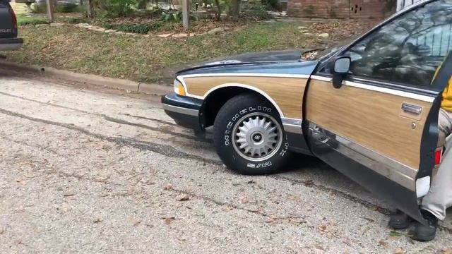 Online Equipment Consignment Auction - Lot #3 - 1993 Buick Roadmaster
