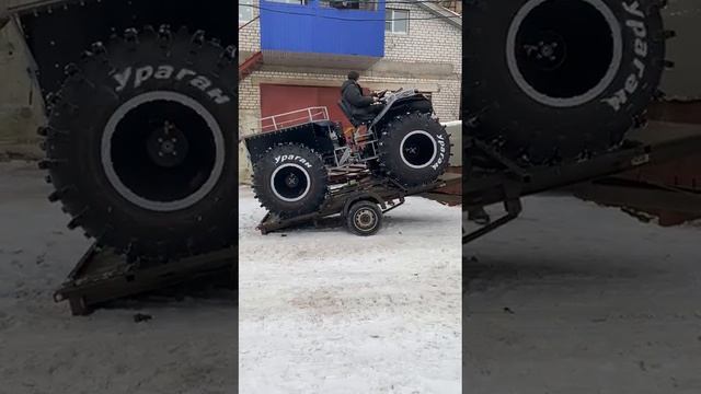 Погрузка вездехода переломки на прицеп. Среднемоторный пневмоход Ураган Дикарь. смотреть онлайн