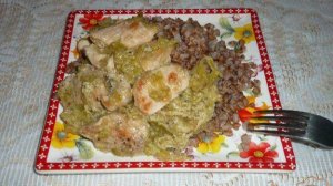 Куриная грудка тушеная с кабачком