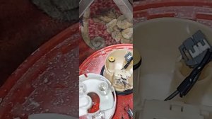 замена фильтра топливного насоса тойота