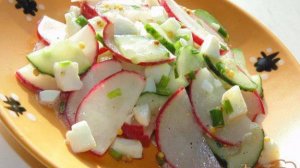 Салат из редиса и огурца