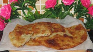 Чебуреки на заварном тесте с зеленью