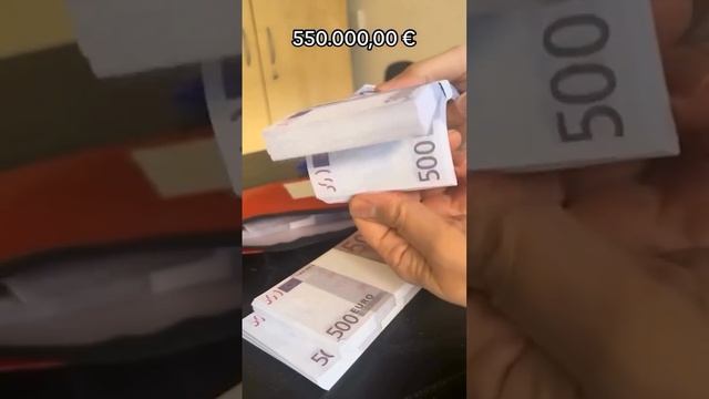 Отсчитываем 550 000 евро наличкой