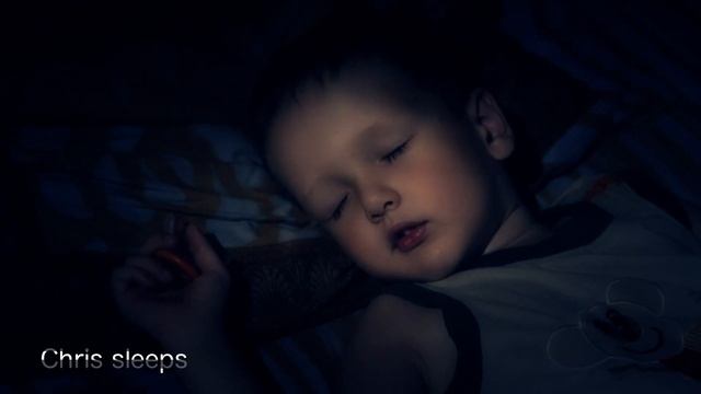 Крис сладко спит... смотреть онлайн