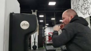 Техника ударов локтями в исполнении тренера по Муай Тай - Фурсова Алексея