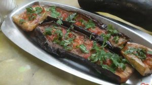 Запеченные баклажаны и цуккини с томатным соусом