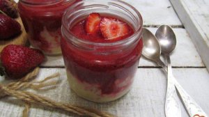 Десерт из клубники с розмарином