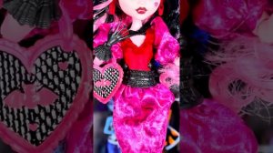 Романтичная  Дракулаура Howliday распаковка и обзор #monsterhigh #бигаегоров