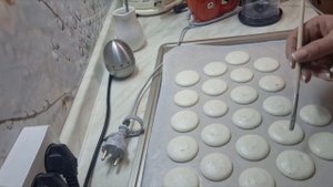 Макарон на французской меренге. На альбумине. Легко))