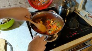 Буйабес bouillabaisse Марсельский рыбный суп. Кухня Франции.