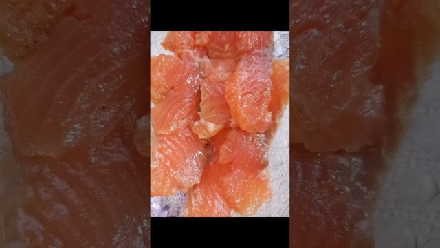 Слабосоленая форель с копченой паприкой