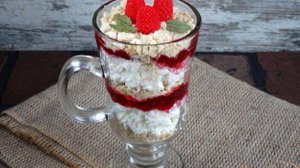 Творожно-брусничный десерт