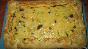 Пирог с опятами и сыром