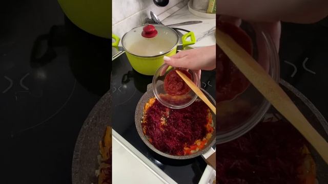 Борщ 🥣 #идеядляужина #рецепты #shortsvideo #борщ   #борщрецепт
