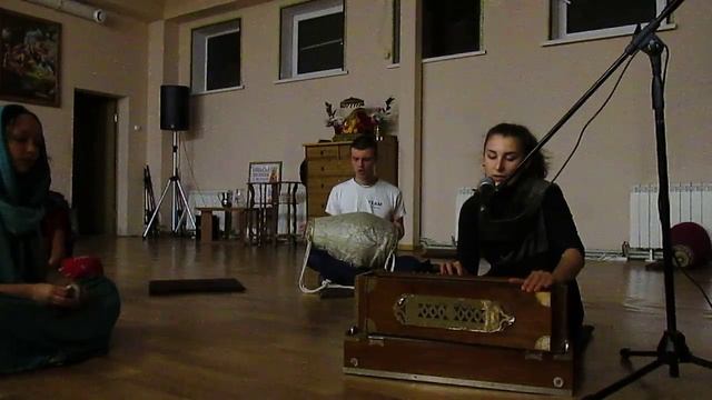 Экадашный киртан 26.09.2016 Маша Годяева смотреть онлайн