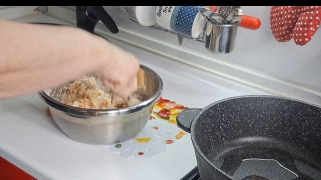 Котлеты  из минтая без мясорубки и блендера.Очень вкусные, полезные и,что немаловажно,бюджетные.