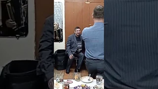 Обстановка по кайфу.