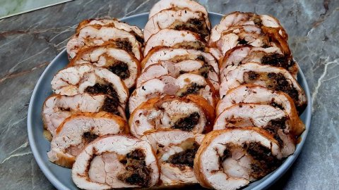 Вместо Колбасы готовлю такой КУРИНЫЙ РУЛЕТ!! Домашний КУРИНЫЙ РУЛЕТ из целой курицы!! Готовить Легко