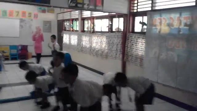 Head, Shoulder, Knees and Toes  Gladiresik PG TK Bhakti Ibu Cililitan