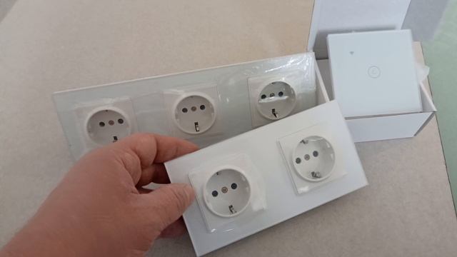 Обзор розетки и Wi-Fi выключателя из Китая смотреть онлайн