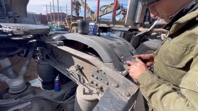 Разбираю прицеп,ремонт модулятора ABS volvo