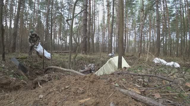 Мой субботник в лесу. Ужас сколько мусора. Может будем людьми . смотреть онлайн