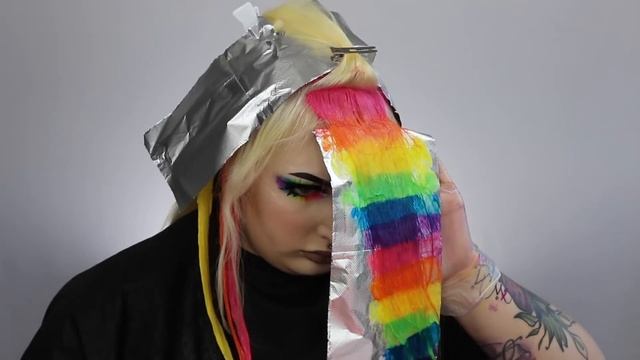 NEON RAINBOW HAIR! смотреть онлайн