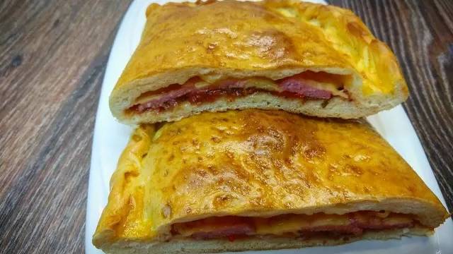 Закрытая пицца КАЛЬЦОНЕ. Удобный перекус. смотреть онлайн