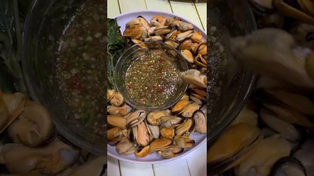 Mussel Shell dip with seafood spicy sauce | Thai style