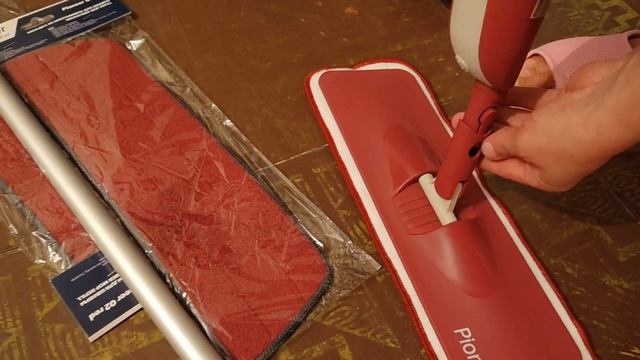 Распаковка швабры Пионер с распылителем Pioneer MS010 смотреть онлайн