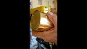 Первая закатка жестяных банок на самодельной приспособе.