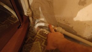 Выгнуло трубу отопления повело трубы в квартире !
