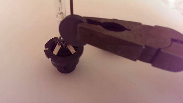 CroXenon D2S Xenon magnet test смотреть онлайн