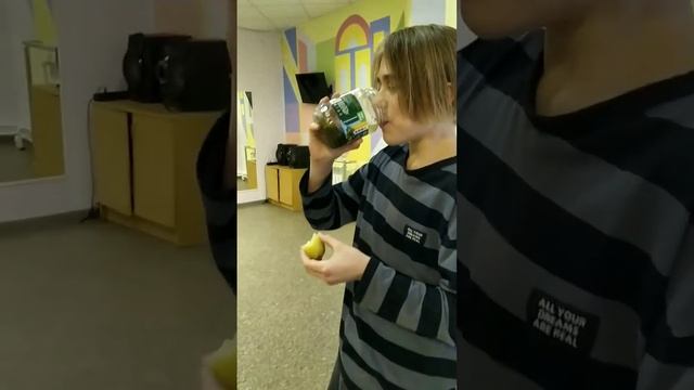 мы готовили оливье осталась картошка и огурцы... #васялучше #funny #приколы #картошка смотреть онлайн