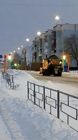 Новогодние каникулы, утро в городе. 04.01.2025г. Кто-то, уже работает! Мой чистый город. #Лайфстайл