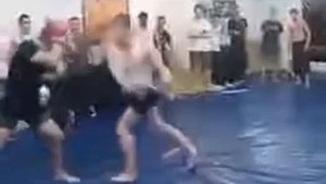 Кикбоксер против боксера  Реальная разборка