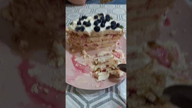 вечер#дом#семья#чайчерный#тортмеренговый🍰